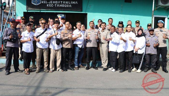 Kapolres Metro Jakarta Barat Sambangi Warga Jembatan Lima, Perkuat Sinergi Jaga Kamtibmas