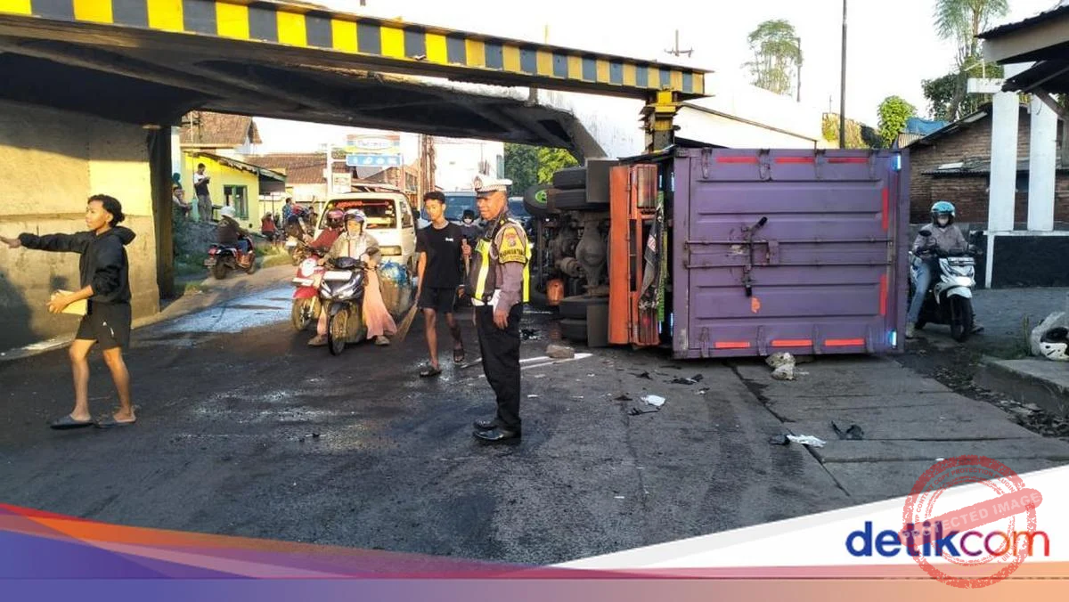 5 Fakta Menarik Malam 1 Suro 2026: Dari Truk Muatan Gula Terguling Hingga Pria Berkebaya di Kirab Mangkunegaran