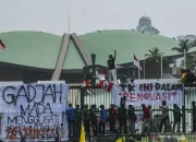 6 Tuntutan Mahasiswa Saat Demo di Depan DPRD Sumut: Evaluasi MBG dan Revisi UU TNI