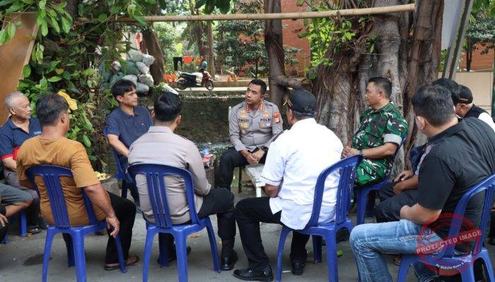 Kapolres Jakbar Sambangi Warga Angke Lewat Program Jaga Jakarta+ On The Spot