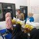 Bhabinkamtibmas Polsek Bandung Kulon Monitoring Penyaluran Bantuan Pangan untuk Warga Kelurahan Cijerah