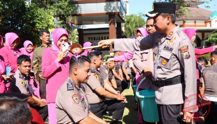 56 Personel Polres Kudus Naik Pangkat, Kapolres: Jadikan Amanah untuk Tingkatkan Profesionalisme