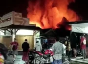 Kios di Blitar Mengeluhkan Pemadaman Listrik, Sementara Korban Kebakaran Pasar Parluasan Dapat Bantuan Rp 10 Juta