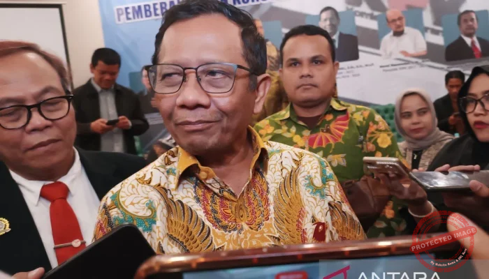 Mahfud MD: 41 Nama Politisi Terlibat Kasus Korupsi MBG, Apa Yang Terjadi?