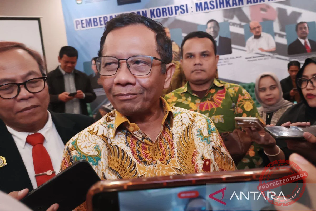 Mahfud MD: 41 Nama Politisi Terlibat Kasus Korupsi MBG, Apa Yang Terjadi?