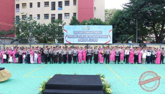 Hari Bhayangkara ke-80, 74 Personel Polres Metro Jakarta Barat Terima Kenaikan Pangkat