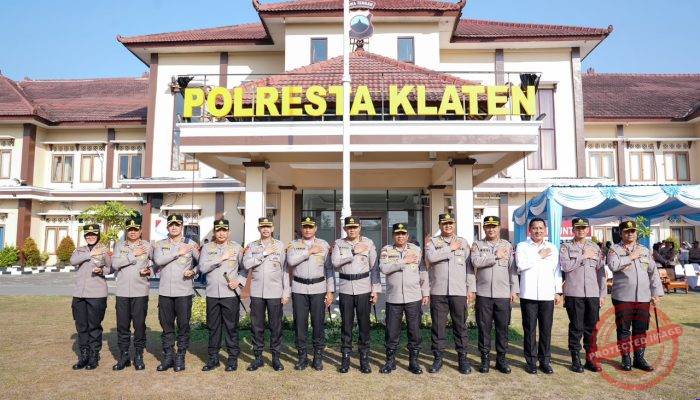 Pimpin Upacara Peningkatan Tipe Polresta Klaten, Kapolda Jateng Tegaskan Pelayanan kepada Masyarakat Harus Semakin Profesional dan Humanis