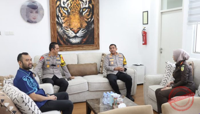 Kapolres Metro Jakarta Barat Jalin Silaturahmi dengan Kajari, Perkokoh Kolaborasi Polri dan Kejaksaan