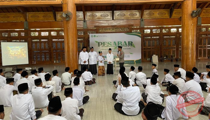 Polres Jepara Beri Edukasi Anti-Bullying dan Bahaya Narkoba untuk Santri Baru Pesantren Balekambang