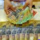 Mata Uang Komoditas: Diversifikasi dan Risiko (AUD, CAD, NZD)