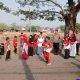 Kapolsek Gondang Bagi-Bagi Bendera, Anak dan Pelajar Sambut Merah Putih dengan Sukacita Jelang HUT RI ke-81