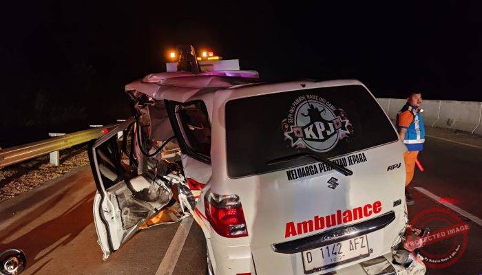 Ambulans KPJ Keluarga Perantau Jepara Kecelakaan di Kendal, Tiga Orang Meninggal Dunia