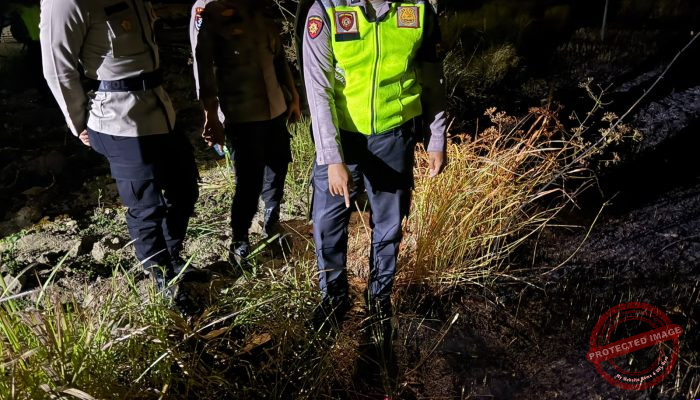 Lahan Kosong Terbakar di Kalijambe, Polisi dan Relawan Bergerak Cepat Padamkan Api