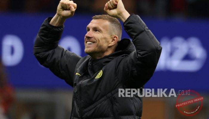 Edin Dzeko Perpanjang Kontrak di Schalke di Usia 40 Tahun