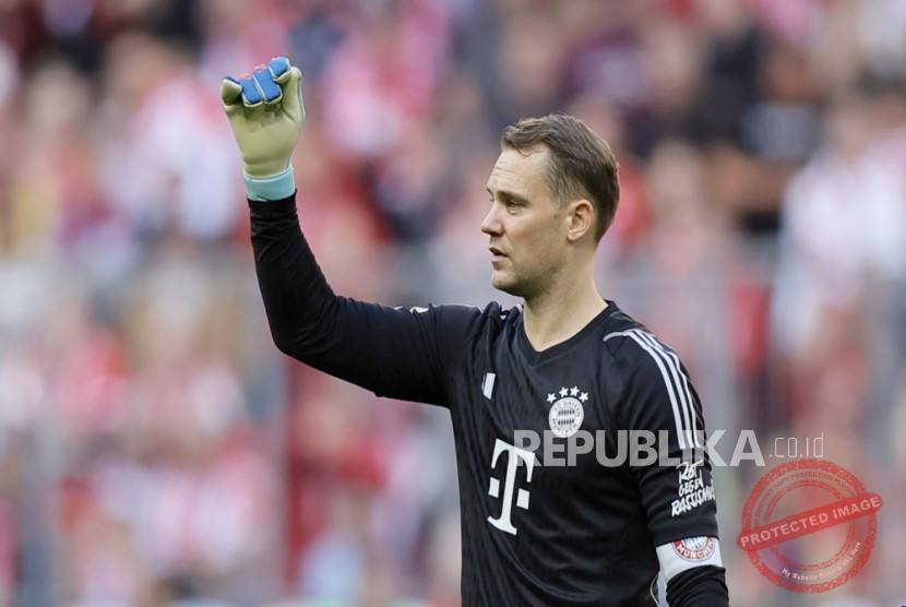 Manuel Neuer, kiper Bayern Munchen, buka peluang pensiun setelah musim 2026/2027.