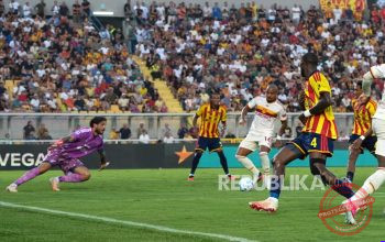 Donyell Malen Mengamuk, Roma Bantai Lecce 4-0