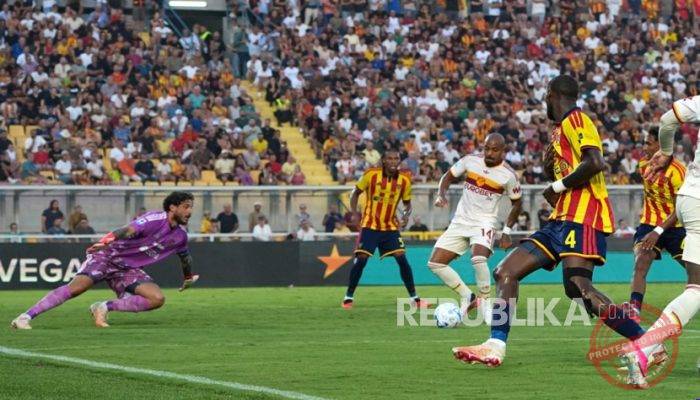 Donyell Malen Mengamuk, Roma Bantai Lecce 4-0