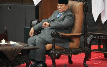 Cegah Karhutla — Presiden Prabowo Subianto dalam pertemuan penanganan karhutla bersama akademisi di Istana Merdeka.