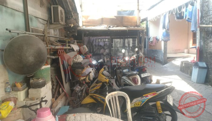 Terekam CCTV! Motor Warga RT 05 RW 11 Larangan Utara Raib di Area Parkir Depan Rumah, Warga Desak Aktifkan Siskamling