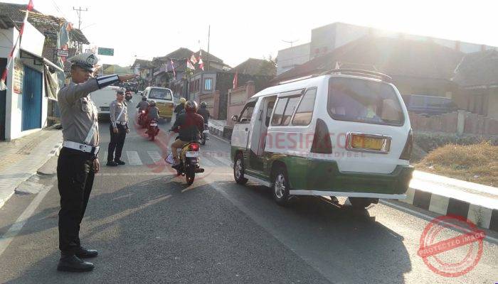Polres Kuningan Sebar Personel Siaga Pagi, Hadirkan Pelayanan Pengaturan Lalu Lintas demi Kamseltibcarlantas