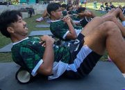 Skuad PSS Sleman menjalani latihan intensif di Lapangan Pakembinangun.