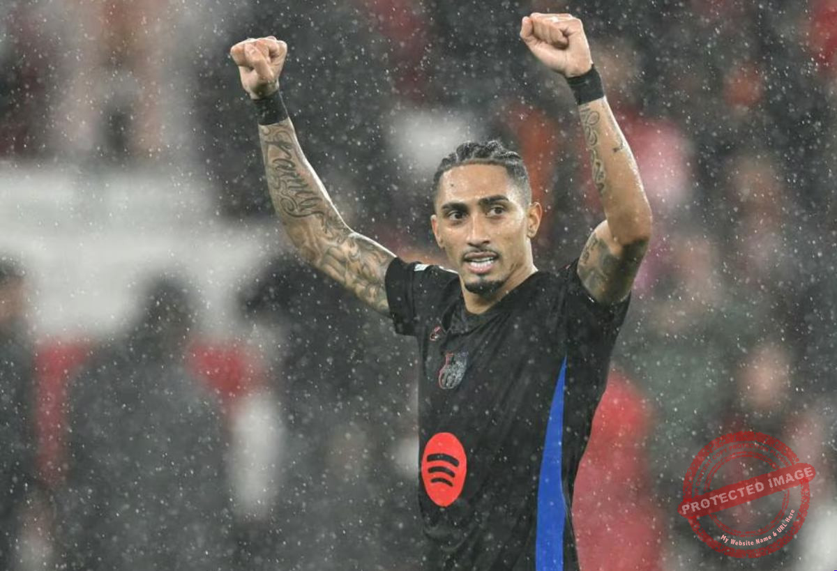 Perpanjang Kontrak Raphinha — Penyerang Barcelona, Raphinha, yang menyepakati perpanjangan masa baktinya di klub Spanyol tersebut hingga tahun 2029.