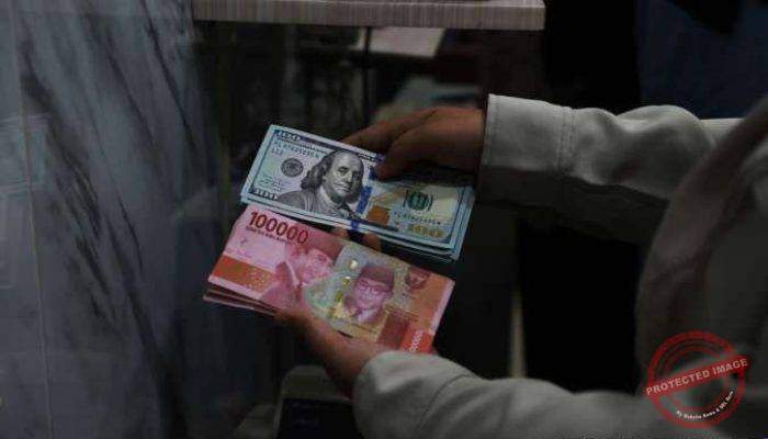 Rupiah Tembus Rp 18.000 Imbas Rencana Downgrade Status Indonesia oleh MSCI