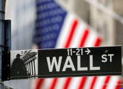Saham AI Terangkat Kinerja SpaceX dan Super Micro — Ilustrasi pergerakan saham Wall Street menguat ditopang kinerja SpaceX dan Super Micro Computer