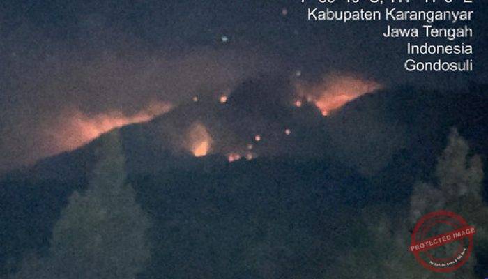Kebakaran Gunung Lawu Hanguskan 230 Hektare, Pemadaman Berlanjut
