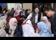 Literasi Keamanan Digital untuk Perempuan Pelaku UMKM dari Jalin — Perempuan pelaku UMKM mengikuti edukasi keamanan transaksi digital dalam Gerakan Ibu Cek Dulu di Kelurahan Susukan, Ciracas, Jakarta Timur.