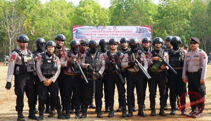 Ditsamapta Polda Jateng Supervisi Kesiapan Polisi Hadapi Situasi Dinamis, Uji Senjata Laras Licin di Lapangan Srimulyo Sragen