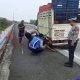 Truk Pecah Ban di Tol Semarang–Solo, Petugas PJR Sigap Tenangkan Pengemudi dan Bantu Ganti Ban