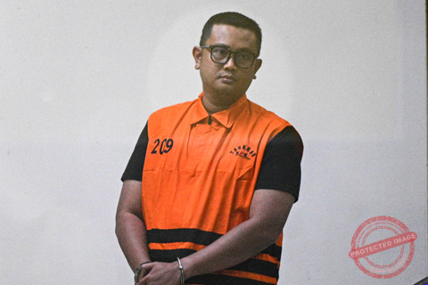 KPK OTT Bupati Klaten Hamenang Wajar Ismoyo — Bupati Klaten Hamenang Wajar Ismoyo terjaring OTT KPK, uang tunai Rp 1,9 miliar diamankan dalam tong biru