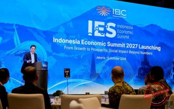 Logo Indonesia Economic Summit 2027 dengan latar biru dan teks IES 2027 Fokus Dampak Sosial Pertumbuhan Ekonomi