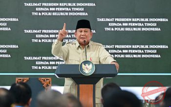 Prabowo Minta Rekrutmen TNI-Polri Utamakan Intelektual — Presiden Prabowo Subianto memberi taklimat kepada perwira tinggi TNI-Polri di Kompleks Istana Kepresidenan Jakarta