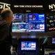Wall Street Beragam, Nasdaq Turun Jelang Laba Bank & Data Ekonomi