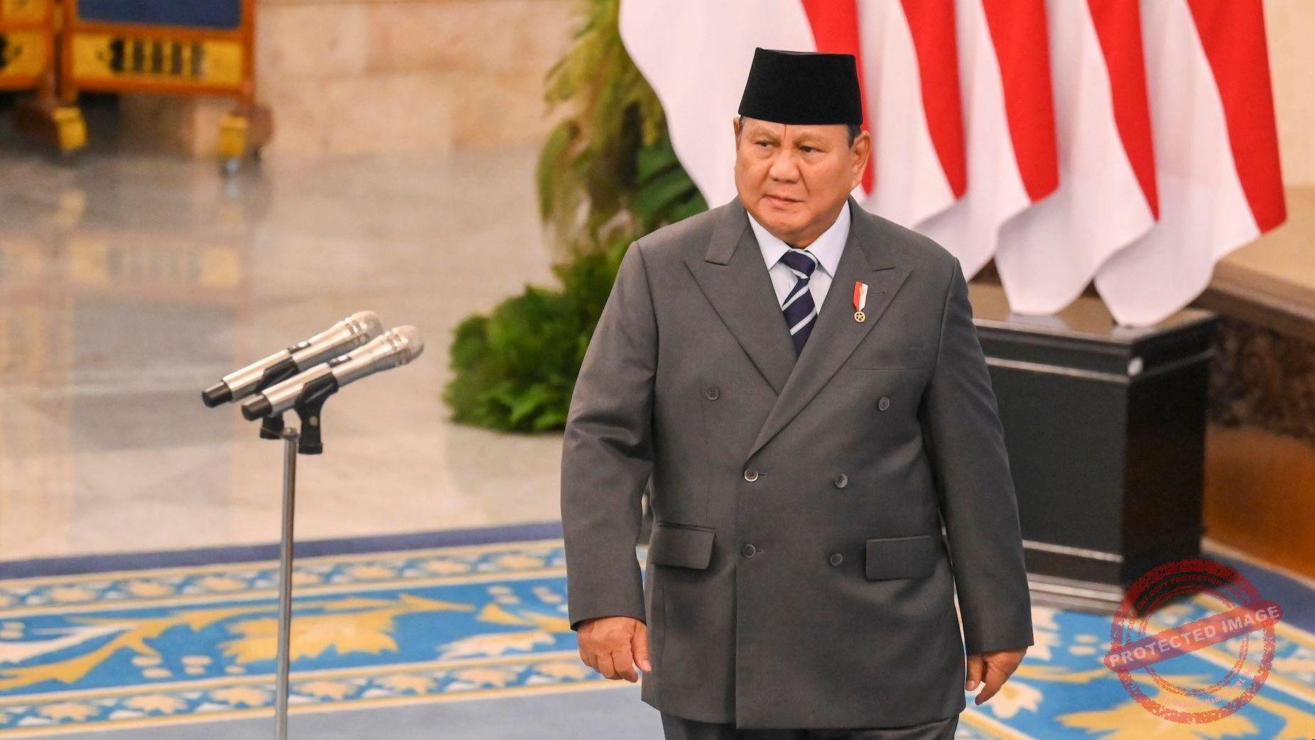 Survei Kinerja Prabowo Tinggi atau Rendah — Ilustrasi grafik hasil survei elektabilitas Prabowo Subianto dari SMRC dan PPI yang saling bertolak belakang