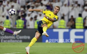 Al Nassr menang 3-1 atas Neftchi Fergana di Liga Champions Asia — Pemain Al Nassr merayakan kemenangan 3-1 atas Neftchi Fergana di Al-Awwal Park, Riyadh