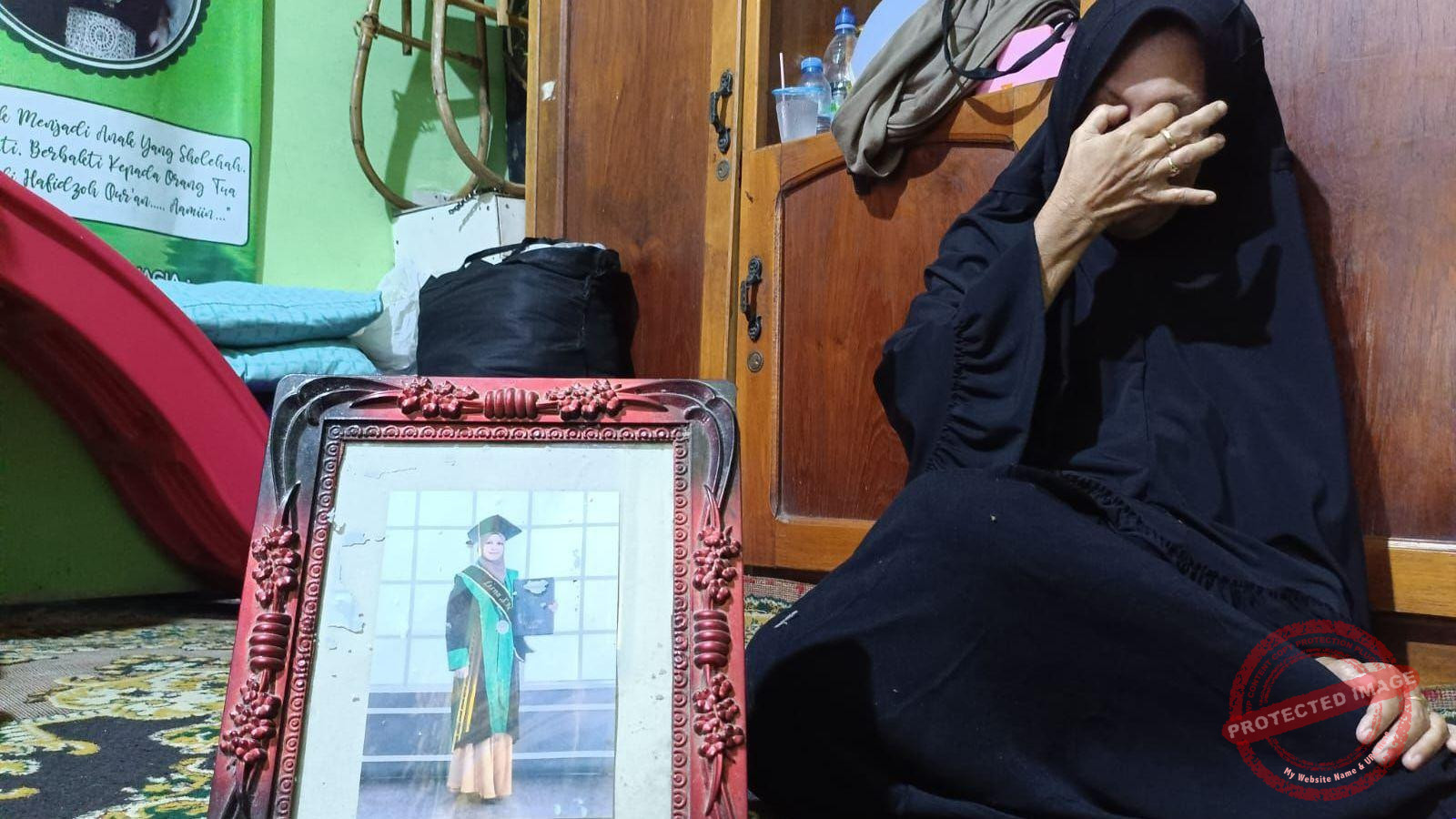 Asap Karhutla di Indonesia: Pengemudi Ojol hingga Guru Meninggal Dunia — Ilustrasi asap tebal menyelimuti kawasan hutan dan lahan di Indonesia