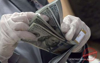Rupiah Melemah — Ilustrasi pelemahan rupiah dan arus modal asing keluar dari pasar saham Indonesia senilai Rp 97 triliun